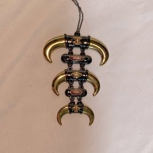 House of Harlow 1960 Triple Horn necklace